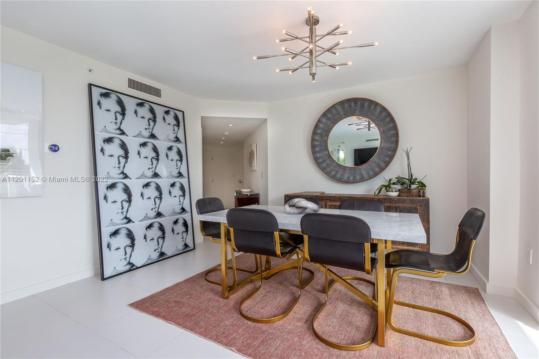 Recently Sold: $570,000 (2 beds, 2 baths, 1284 Square Feet)