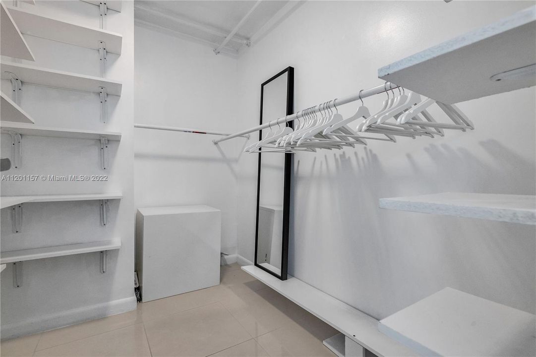 Master walk in Closet