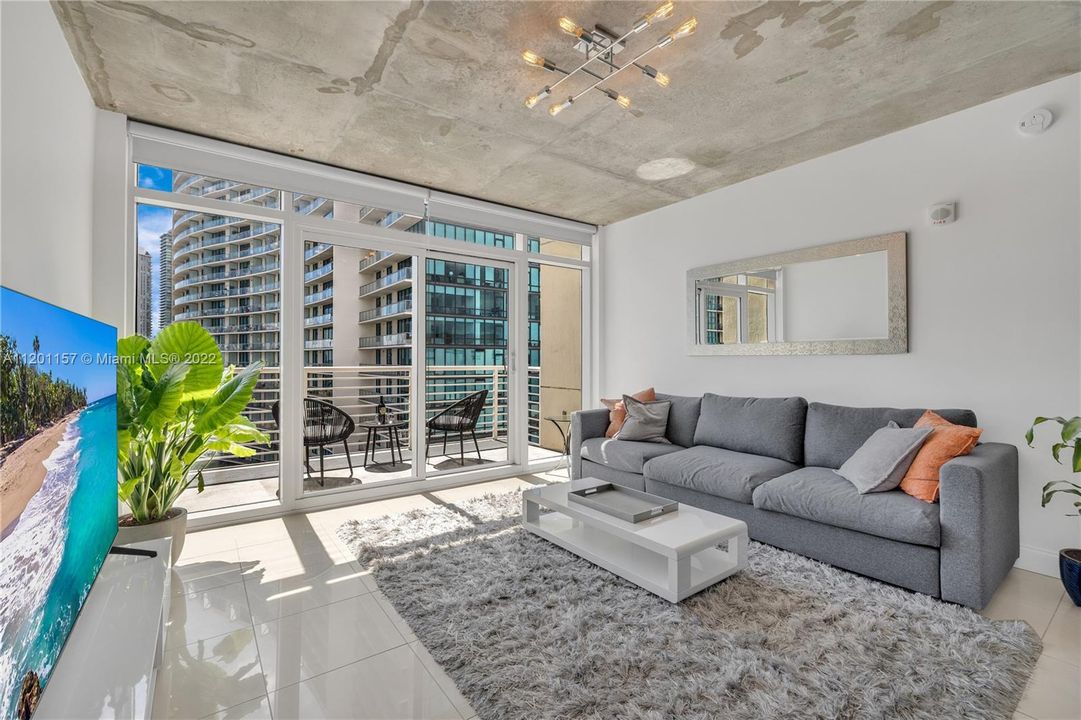 Недавно арендовано: $3,400 (1 спален, 1 ванн, 736 Квадратных фут)