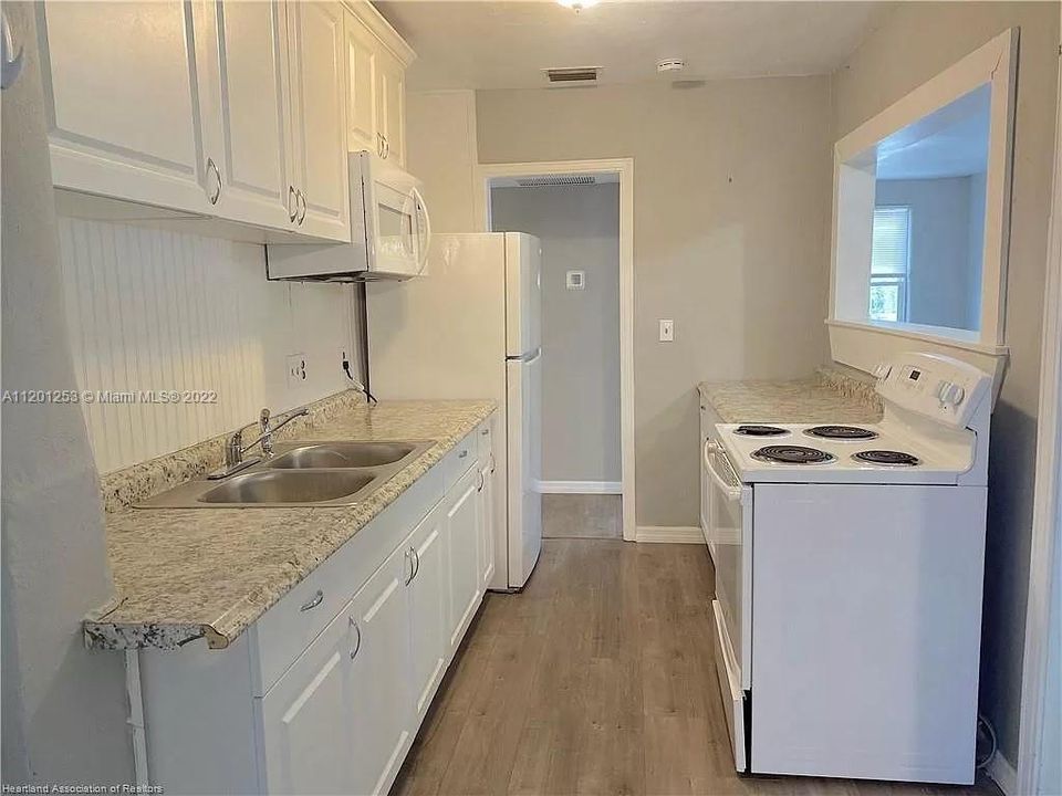 Recently Rented: $1,600 (3 beds, 2 baths, 0 Square Feet)