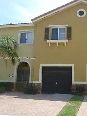 Recently Rented: $2,700 (3 beds, 2 baths, 1705 Square Feet)