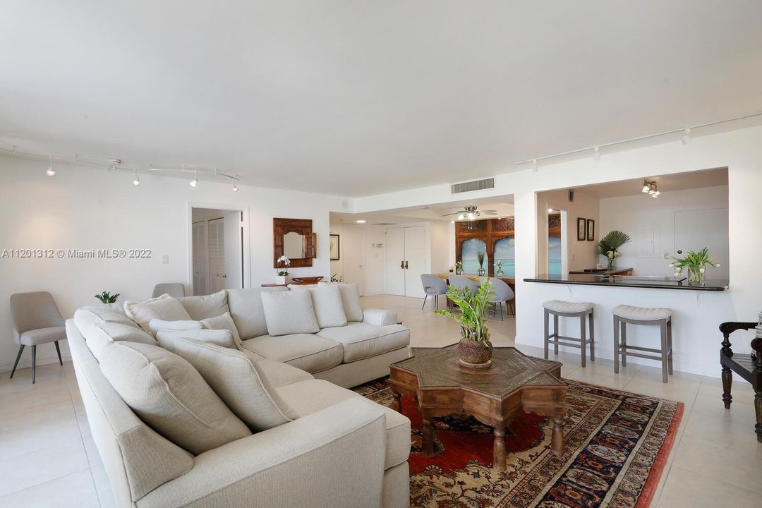 Recently Sold: $699,000 (1 beds, 1 baths, 1404 Square Feet)