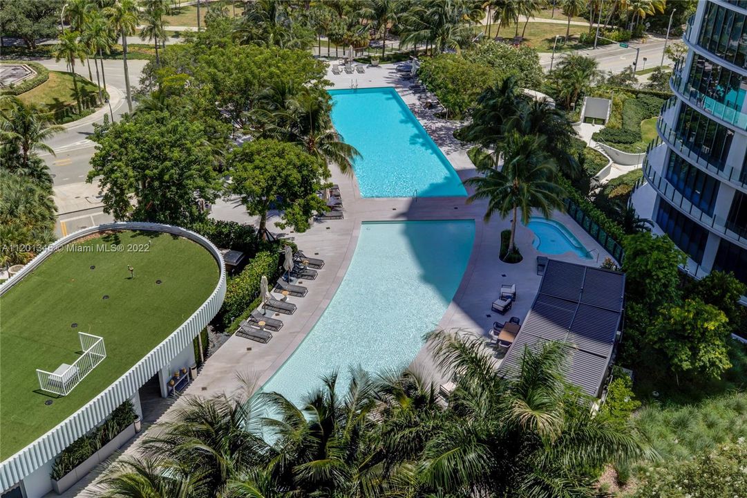 Recently Sold: $3,395,000 (2 beds, 2 baths, 1954 Square Feet)