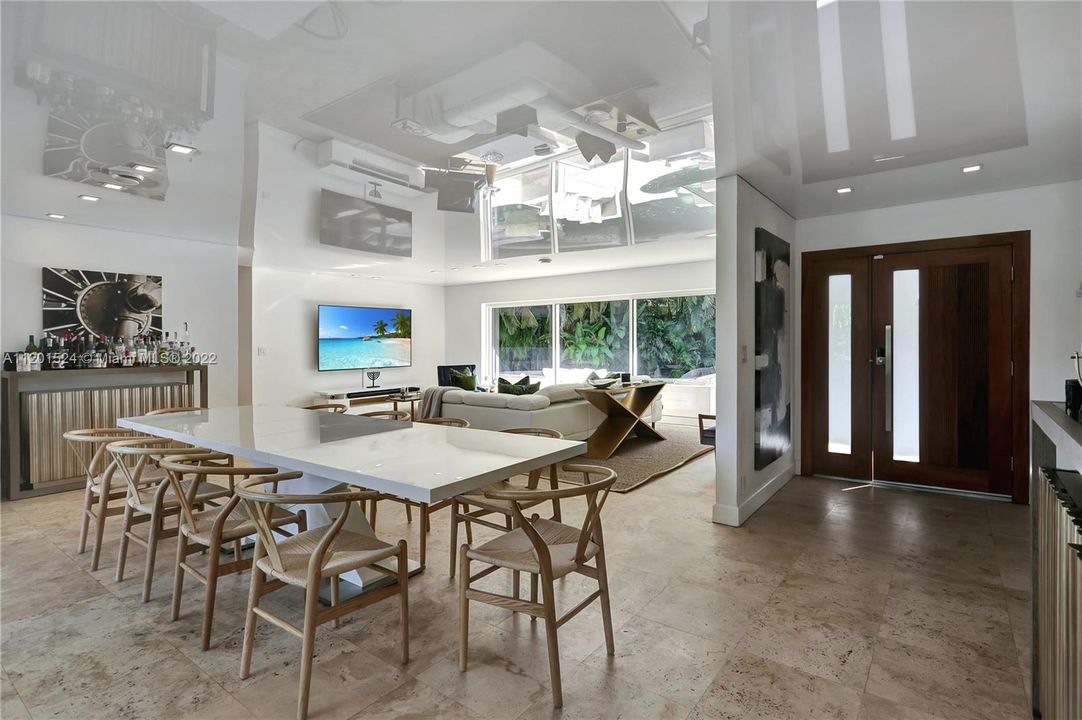 Recently Sold: $1,899,000 (4 beds, 3 baths, 1897 Square Feet)