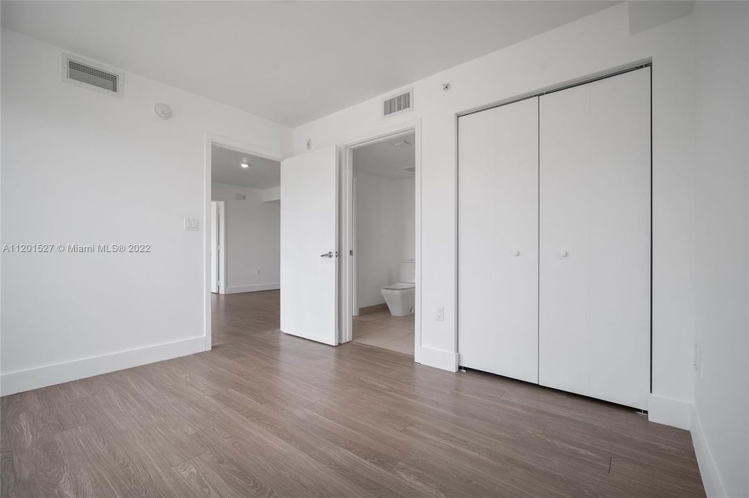 Recently Sold: $690,000 (2 beds, 2 baths, 1195 Square Feet)