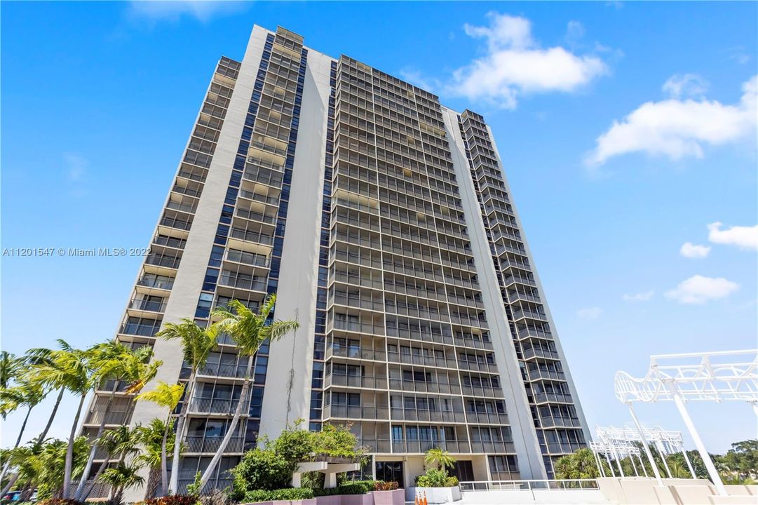 Recently Sold: $380,000 (2 beds, 2 baths, 1157 Square Feet)