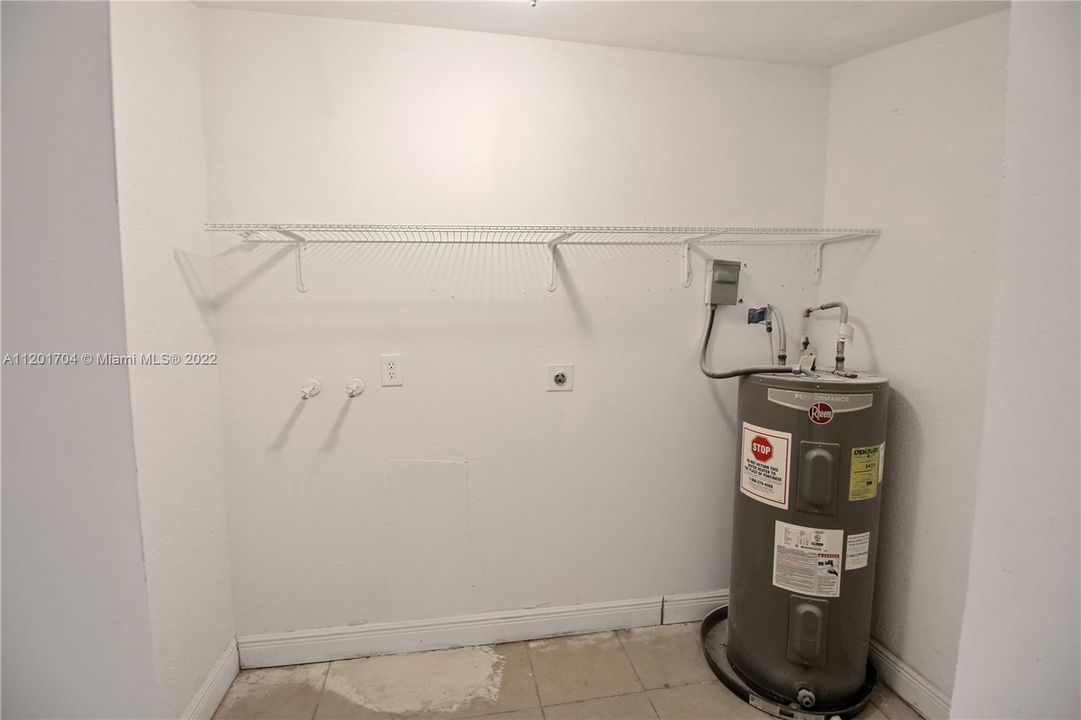 最近租的: $1,500 (2 贝兹, 1 浴室, 500 平方英尺)