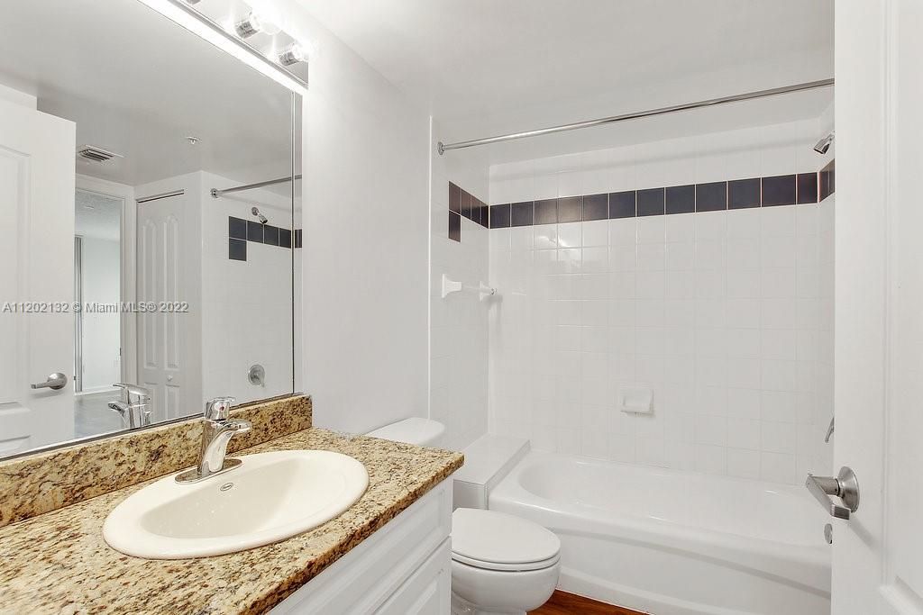 Недавно арендовано: $2,184 (1 спален, 1 ванн, 842 Квадратных фут)