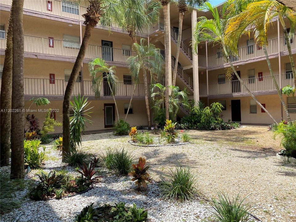 Recently Sold: $105,000 (2 beds, 2 baths, 1010 Square Feet)