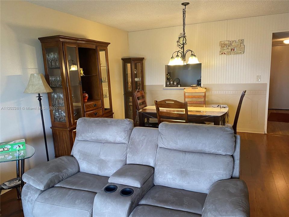 Recently Sold: $105,000 (2 beds, 2 baths, 1010 Square Feet)