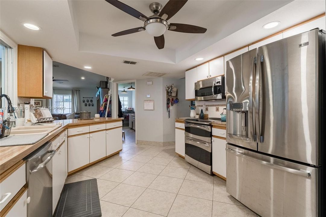 Recently Sold: $515,000 (3 beds, 2 baths, 2408 Square Feet)