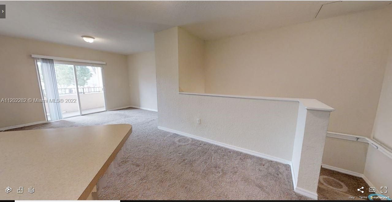 Recently Rented: $1,499 (1 beds, 1 baths, 878 Square Feet)