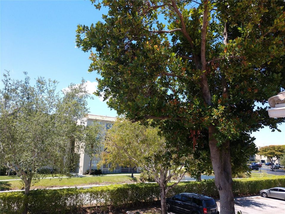 Recently Rented: $1,499 (1 beds, 1 baths, 878 Square Feet)