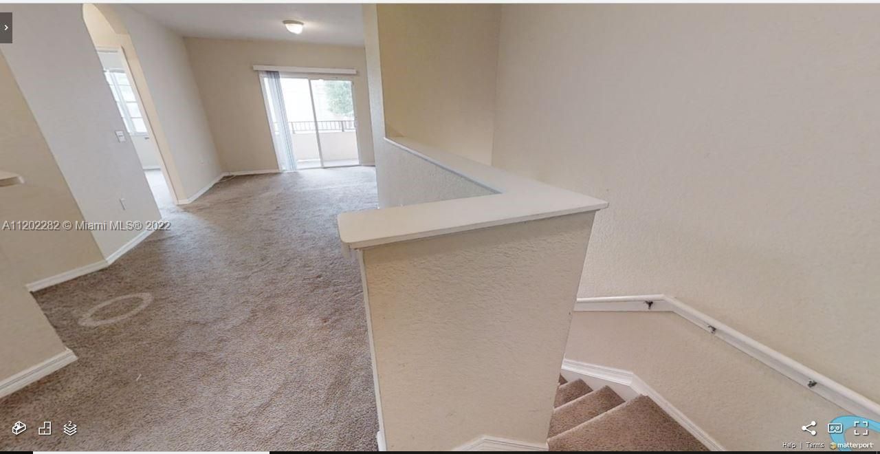 Recently Rented: $1,499 (1 beds, 1 baths, 878 Square Feet)