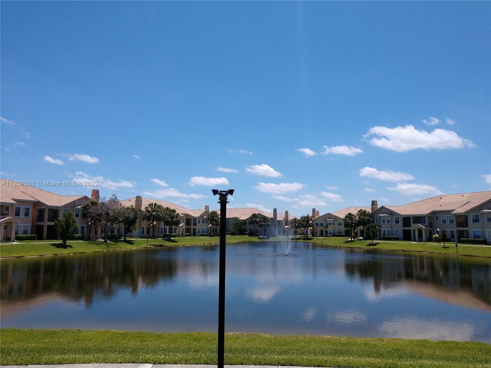 Recently Rented: $1,499 (1 beds, 1 baths, 878 Square Feet)