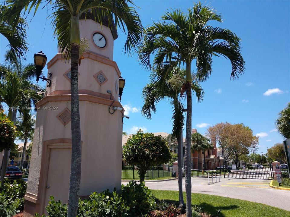 Recently Rented: $1,499 (1 beds, 1 baths, 878 Square Feet)