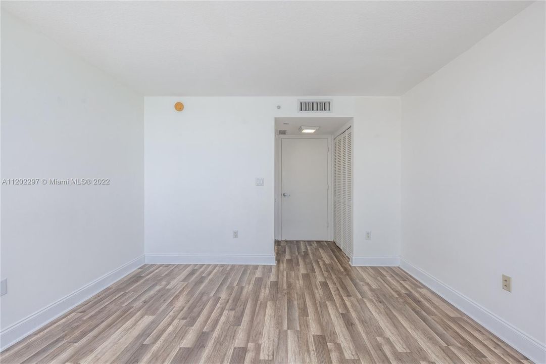 Recently Sold: $1,090,000 (2 beds, 2 baths, 1183 Square Feet)