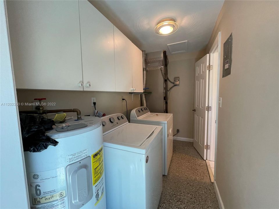 Recently Rented: $3,700 (3 beds, 2 baths, 1378 Square Feet)