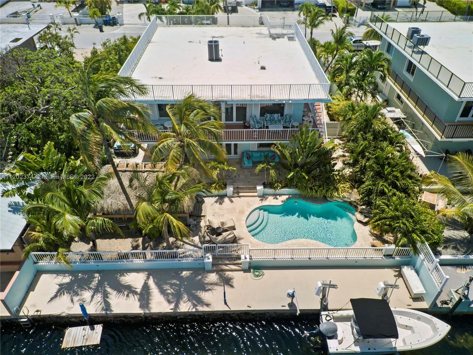 Recently Sold: $2,600,000 (3 beds, 3 baths, 3250 Square Feet)