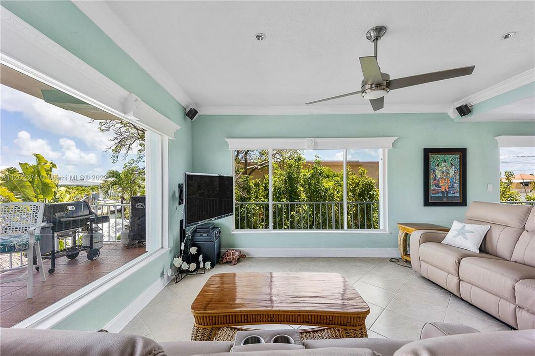 Recently Sold: $2,600,000 (3 beds, 3 baths, 3250 Square Feet)