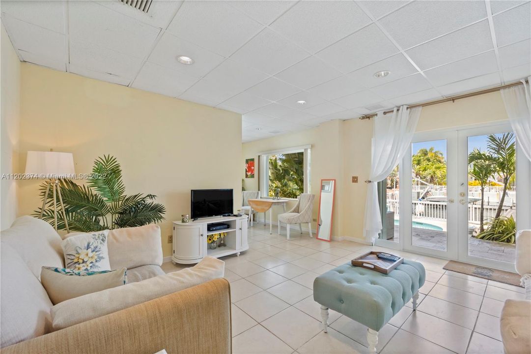 Recently Sold: $2,600,000 (3 beds, 3 baths, 3250 Square Feet)