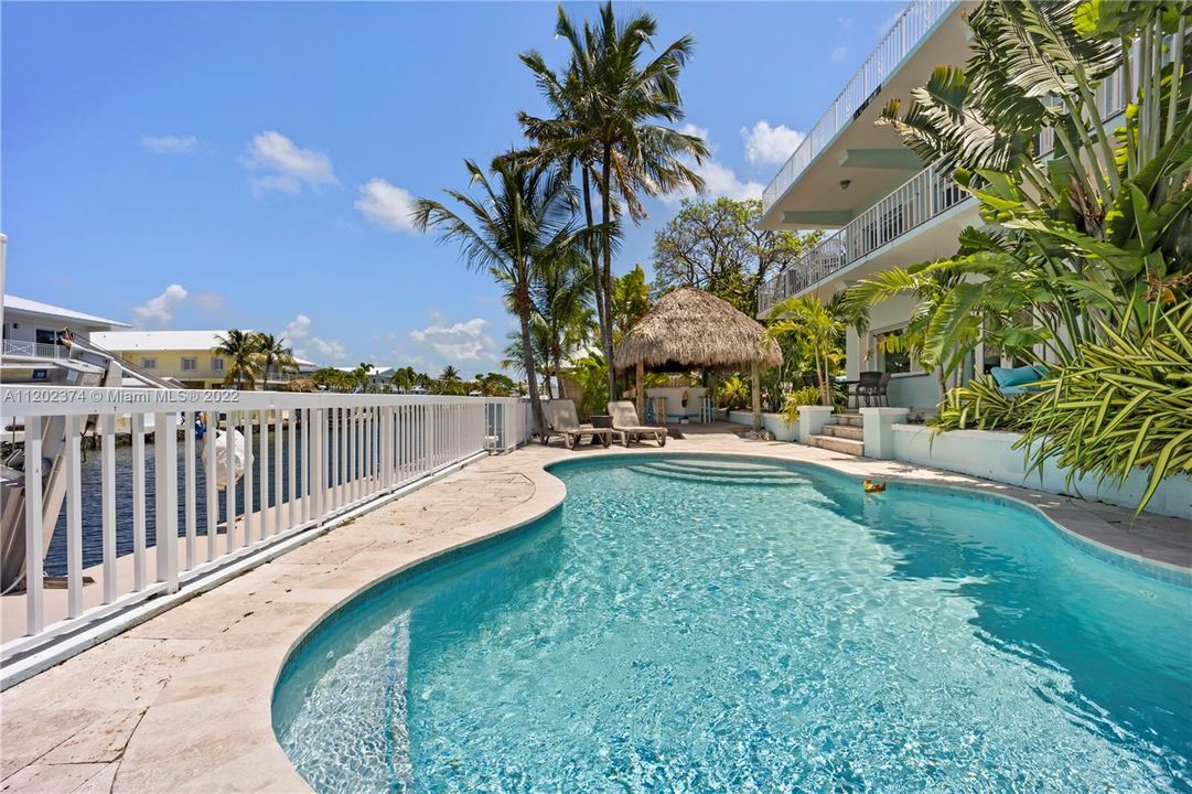 Recently Sold: $2,600,000 (3 beds, 3 baths, 3250 Square Feet)