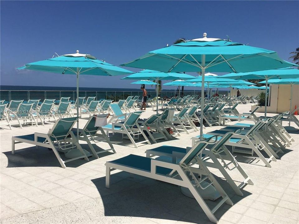 For Rent: $2,950 (1 beds, 1 baths, 835 Square Feet)