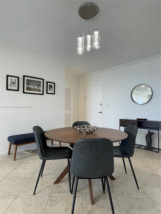 For Rent: $2,950 (1 beds, 1 baths, 835 Square Feet)