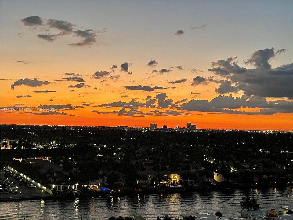 For Rent: $2,950 (1 beds, 1 baths, 835 Square Feet)