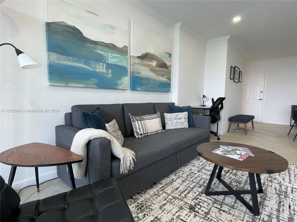 For Rent: $2,950 (1 beds, 1 baths, 835 Square Feet)