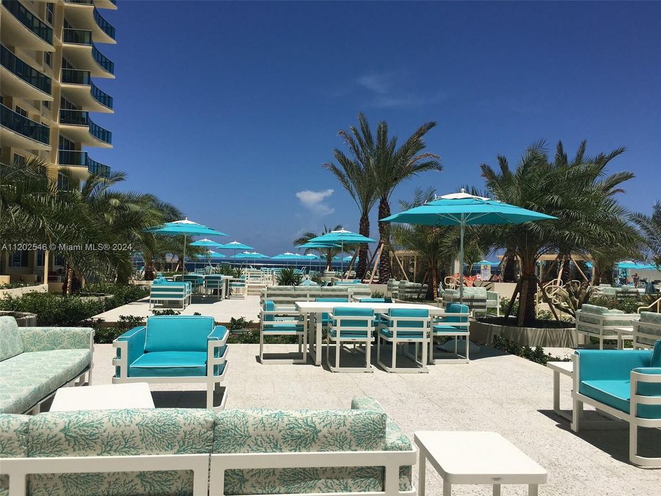 For Rent: $2,950 (1 beds, 1 baths, 835 Square Feet)