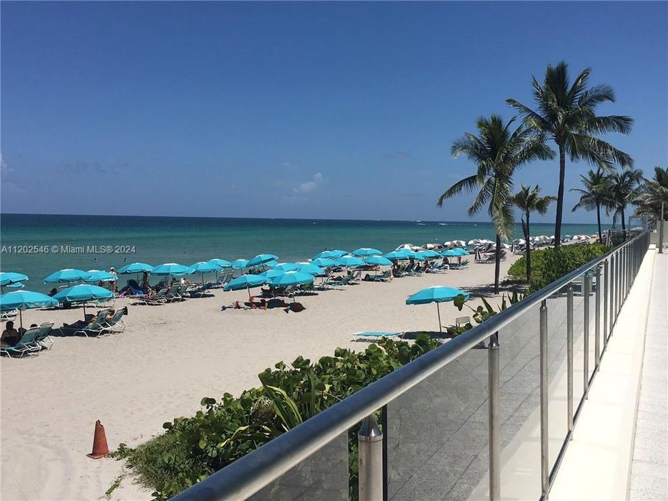 For Rent: $2,950 (1 beds, 1 baths, 835 Square Feet)