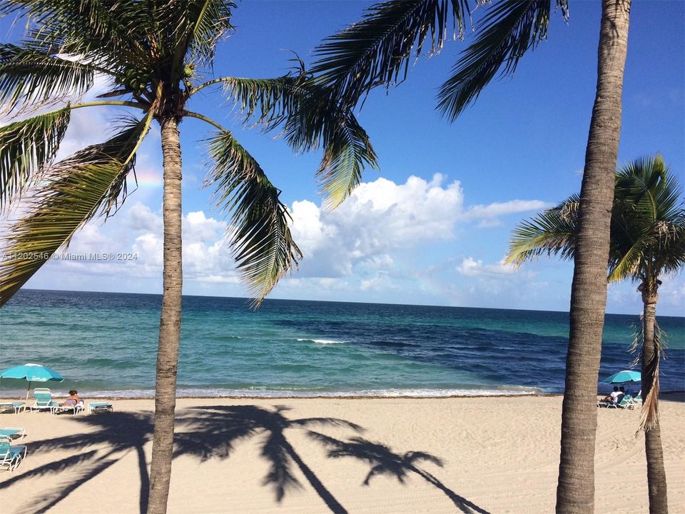 For Rent: $2,950 (1 beds, 1 baths, 835 Square Feet)