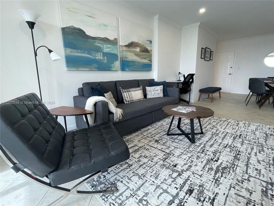 For Rent: $2,950 (1 beds, 1 baths, 835 Square Feet)