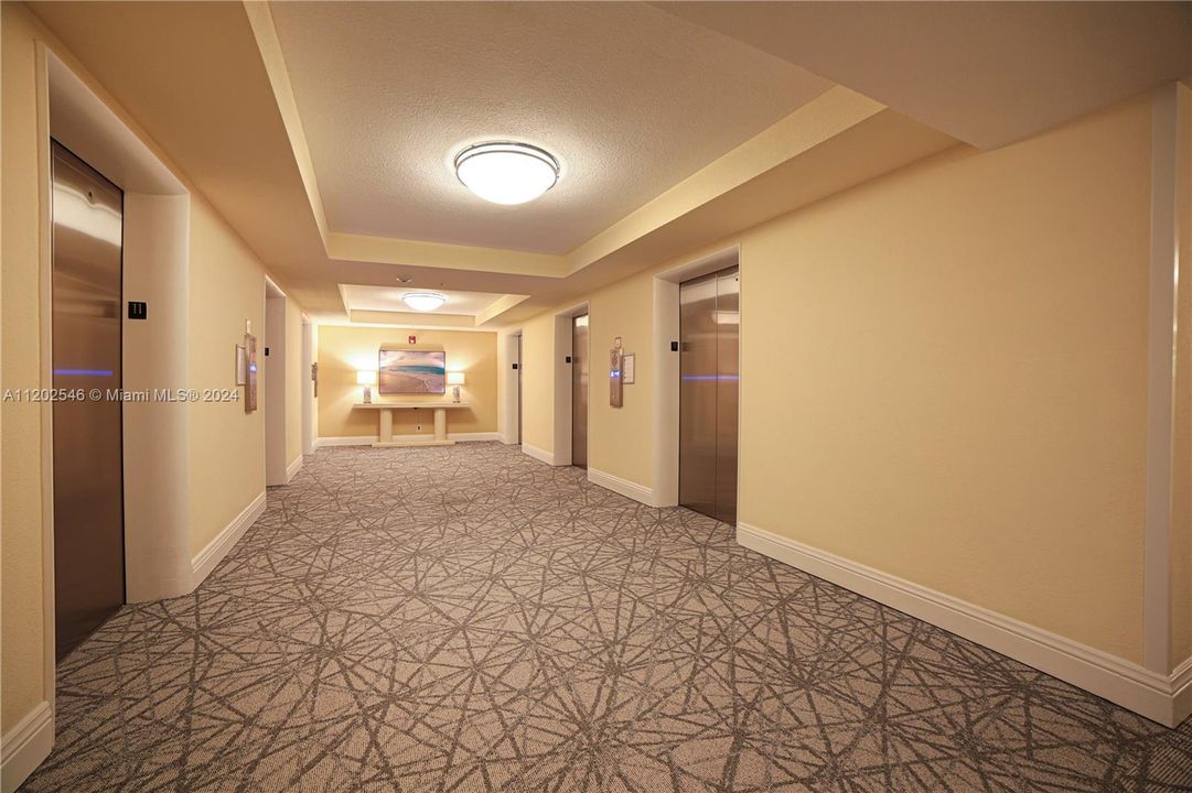 For Rent: $2,950 (1 beds, 1 baths, 835 Square Feet)