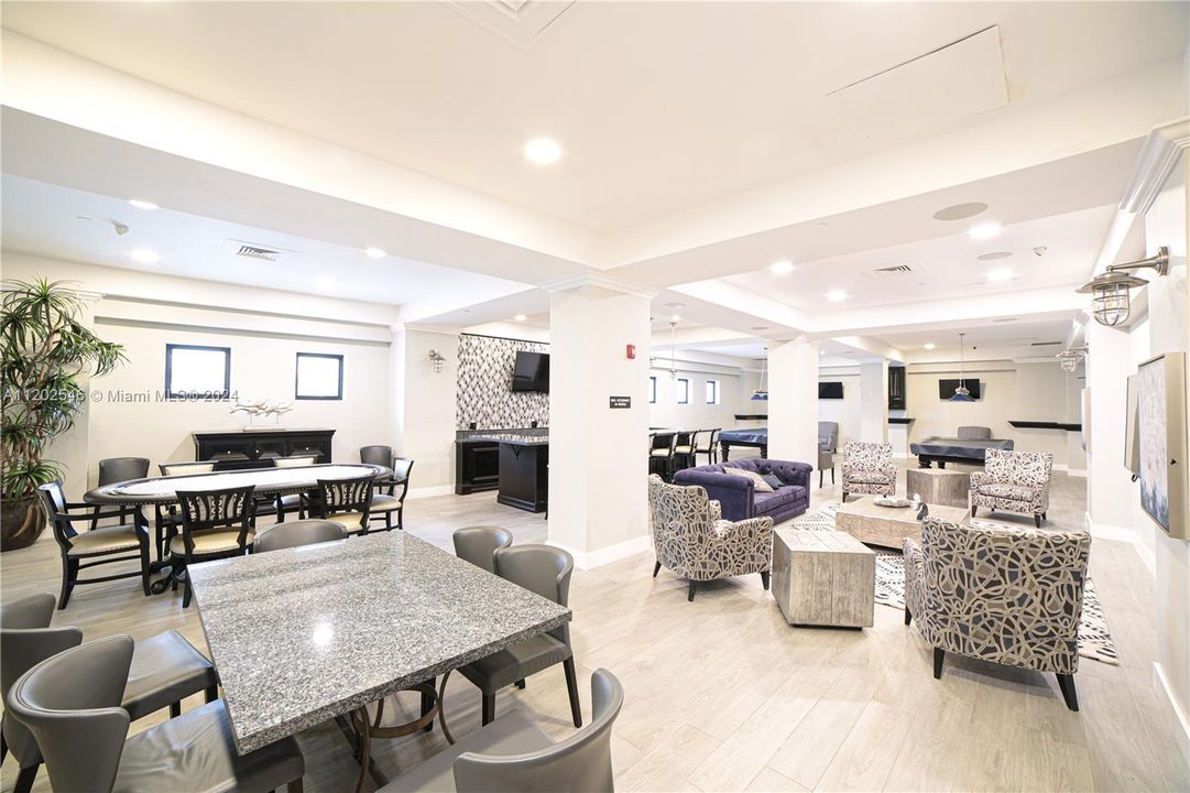 For Rent: $2,950 (1 beds, 1 baths, 835 Square Feet)