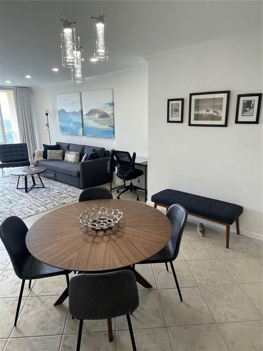 For Rent: $2,950 (1 beds, 1 baths, 835 Square Feet)