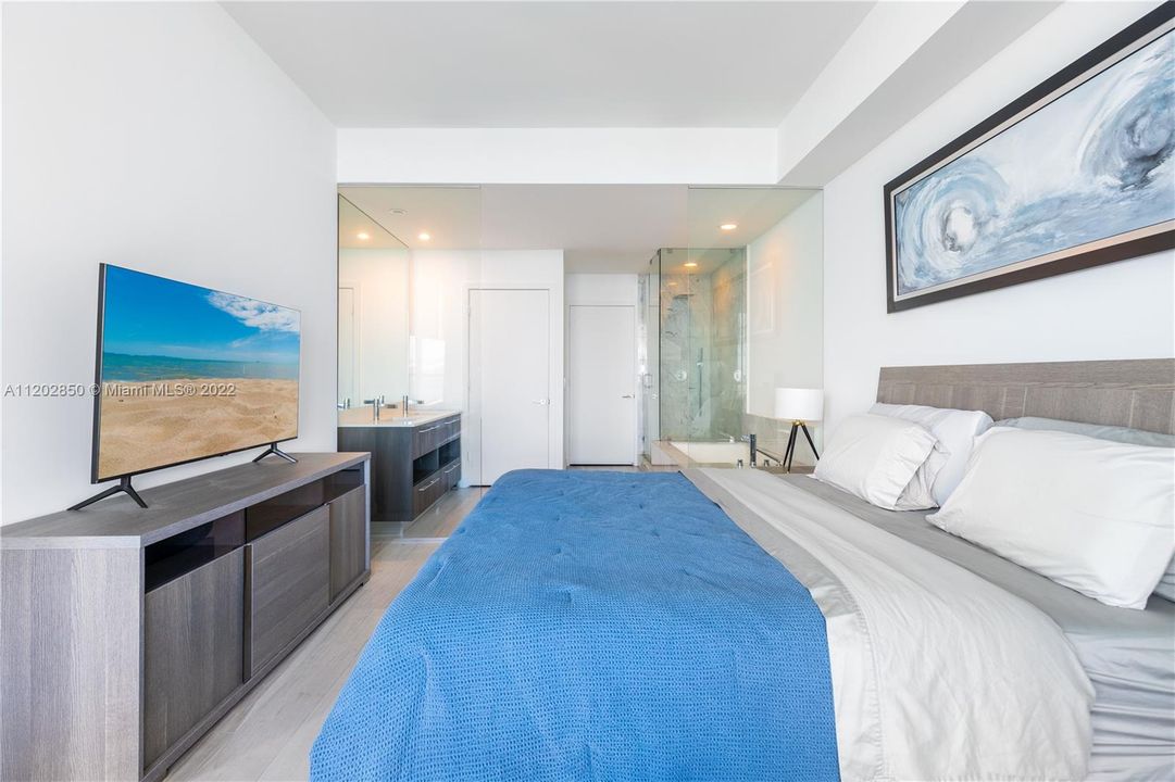 Recently Sold: $950,000 (2 beds, 3 baths, 1143 Square Feet)