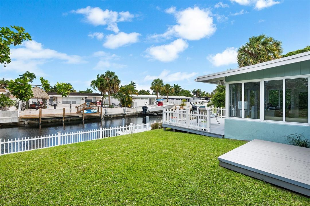 Recently Sold: $900,000 (3 beds, 2 baths, 1438 Square Feet)