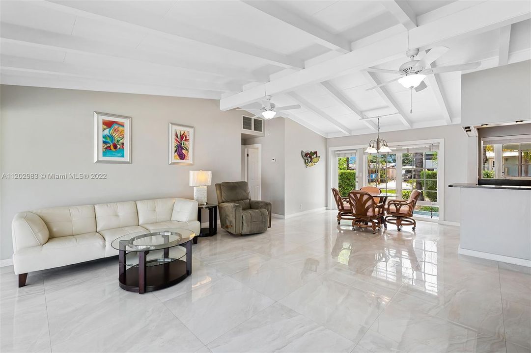 Recently Sold: $900,000 (3 beds, 2 baths, 1438 Square Feet)