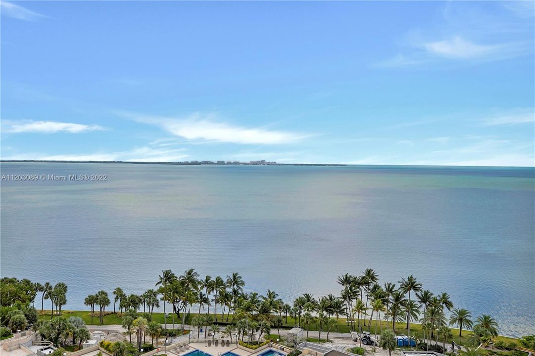 Recently Sold: $2,349,000 (3 beds, 2 baths, 2614 Square Feet)