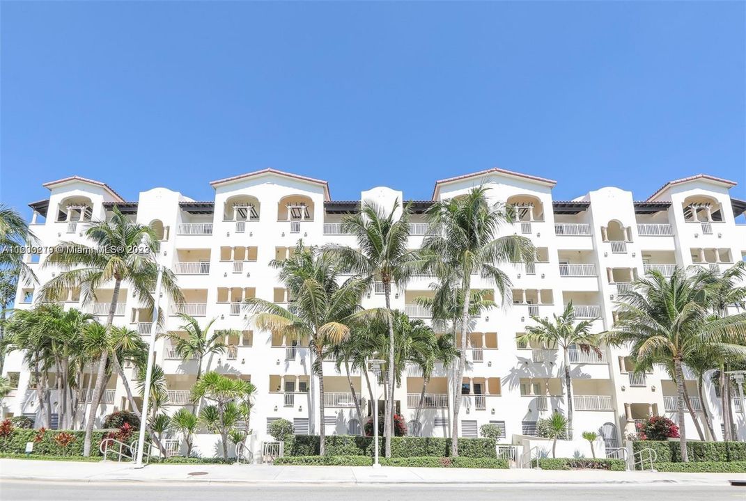 Recently Sold: $2,000,000 (3 beds, 3 baths, 2790 Square Feet)