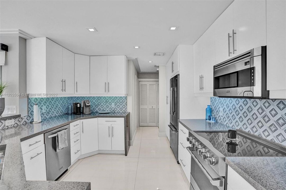 Recently Rented: $12,500 (4 beds, 3 baths, 2319 Square Feet)