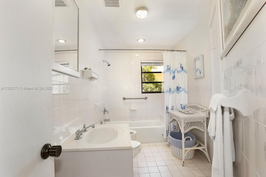 Недавно арендовано: $6,500 (4 спален, 4 ванн, 2811 Квадратных фут)