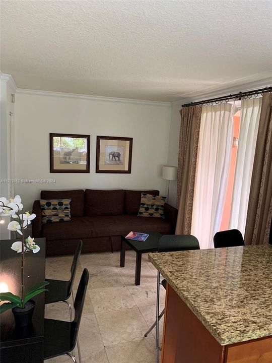 For Sale: $620,000 (1 beds, 1 baths, 650 Square Feet)