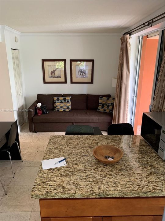 For Sale: $620,000 (1 beds, 1 baths, 650 Square Feet)