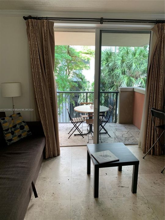 For Sale: $620,000 (1 beds, 1 baths, 650 Square Feet)