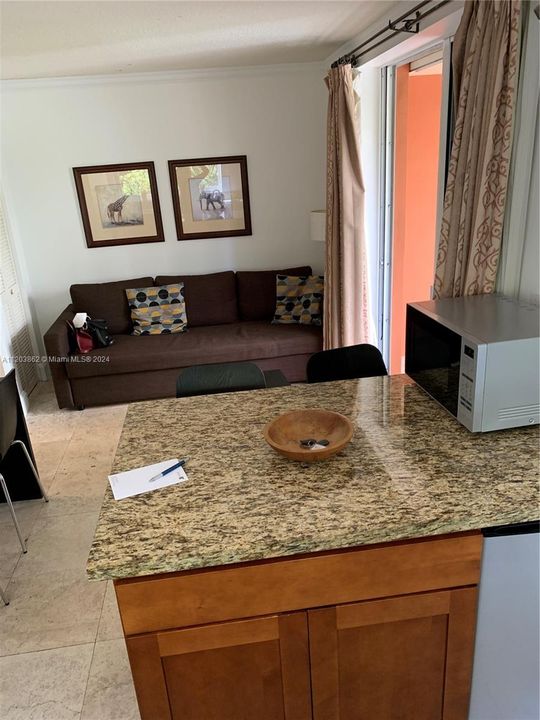 For Sale: $620,000 (1 beds, 1 baths, 650 Square Feet)