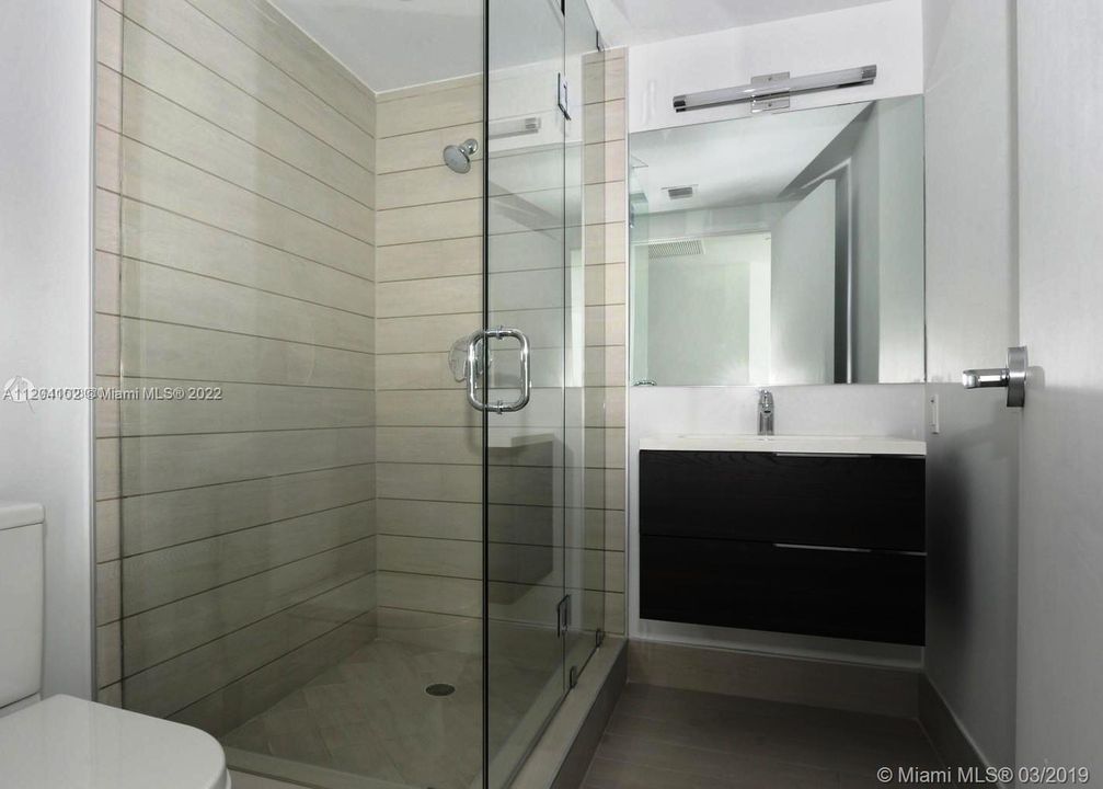最近售出: $995,000 (2 贝兹, 2 浴室, 1335 平方英尺)
