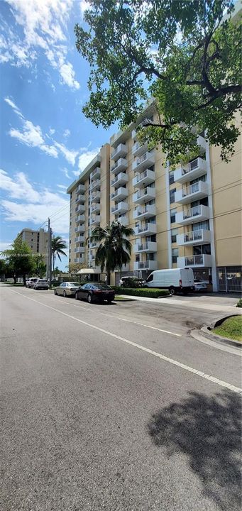 Recently Sold: $185,000 (1 beds, 1 baths, 806 Square Feet)